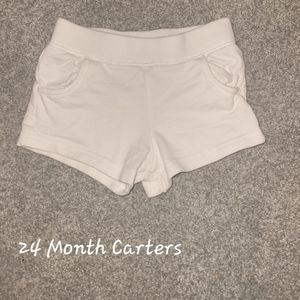 24 M White Shorts